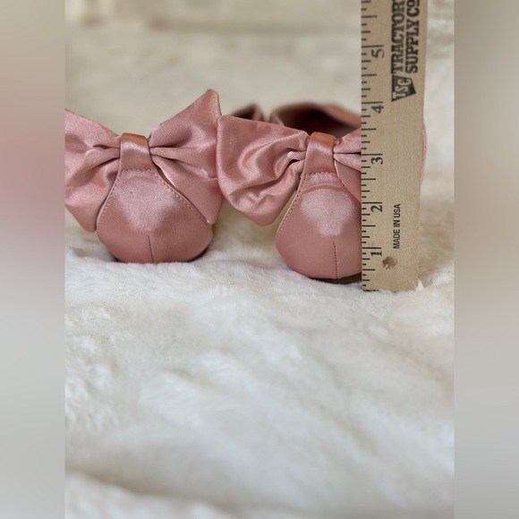 Lulus Baby Pink Satin Bow Flats Size Seven & A Half - Picture 7 of 14